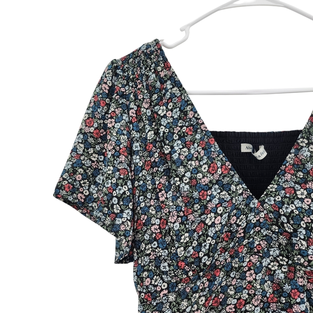 Abercrombie and Fitch Women's Floral V-Neck Babydoll Mini Dress Sz Small - Picture 2 of 8